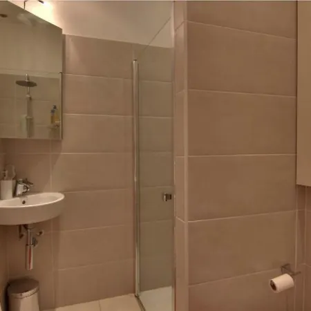 Large 2 Bedrooms - Terrace - 1 Min From The Palais -apt N° 5m32 *