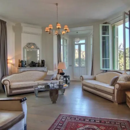 Apartament Large 2 Bedrooms - Terrace - 1 Min From The Palais -apt N° 5m32 Cannes